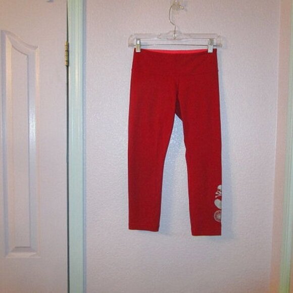 Lululemon ALIGN Soul Cycle Size 4 LEGGINGS Crop 21" Graphic SKULL Heart POCKET - Picture 1 of 10